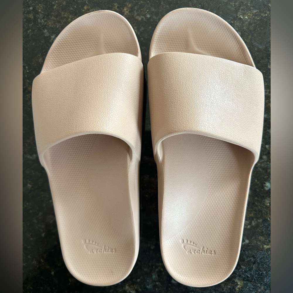 Archies arch support slides - women’s size 11